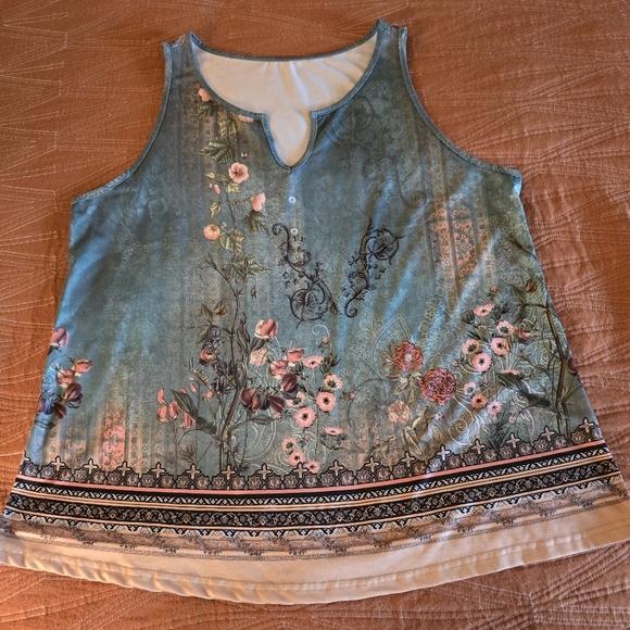 Amazon Tops - Woman's Plus Size Tank Top